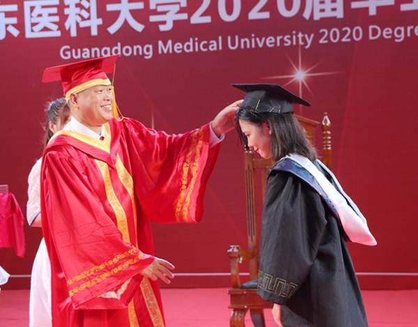 说明:https://news.gdmu.edu.cn/_mediafile/news/2020/06/10/9q2j81rdr8.jpg