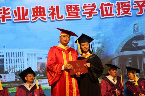 说明:https://news.gdmu.edu.cn/_mediafile/news/2019/06/25/7fgaci1hj2.jpg