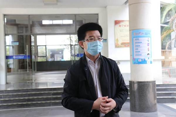 说明:https://news.gdmu.edu.cn/_mediafile/news/2020/04/21/3f1hu7icd0.jpg
